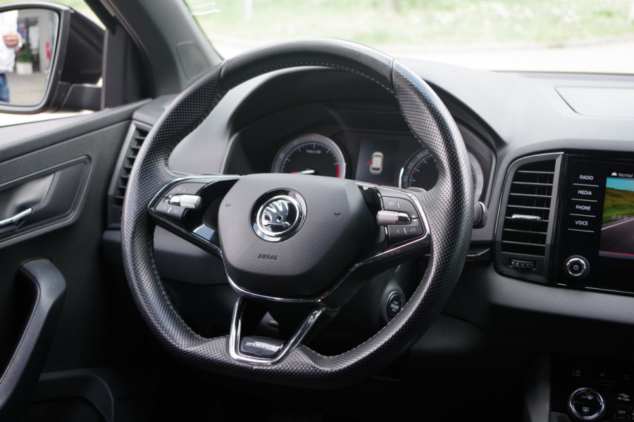 Škoda Karoq 1.5 TSI ACT Sportline 150 PK Automaat BNS, Trekhaak, Keyless, Winterpakket, Camera