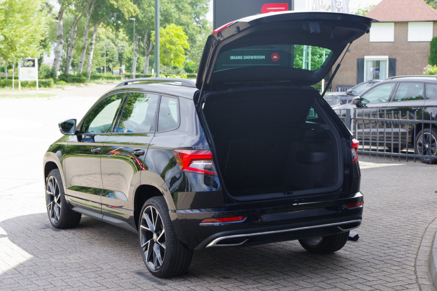 Škoda Karoq 1.5 TSI ACT Sportline 150 PK Automaat BNS, Trekhaak, Keyless, Winterpakket, Camera