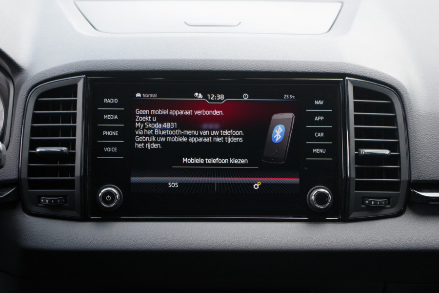 Škoda Karoq 1.5 TSI ACT Sportline 150 PK Automaat BNS, Trekhaak, Keyless, Winterpakket, Camera
