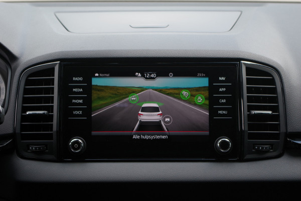 Škoda Karoq 1.5 TSI ACT Sportline 150 PK Automaat BNS, Trekhaak, Keyless, Winterpakket, Camera