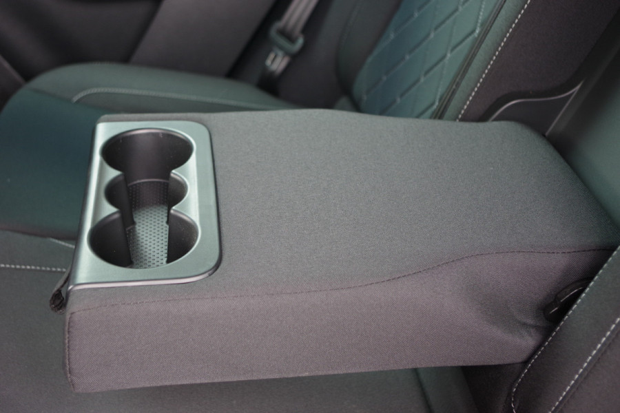 Škoda Karoq 1.5 TSI ACT Sportline 150 PK Automaat BNS, Trekhaak, Keyless, Winterpakket, Camera