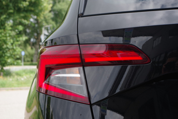 Škoda Karoq 1.5 TSI ACT Sportline 150 PK Automaat BNS, Trekhaak, Keyless, Winterpakket, Camera