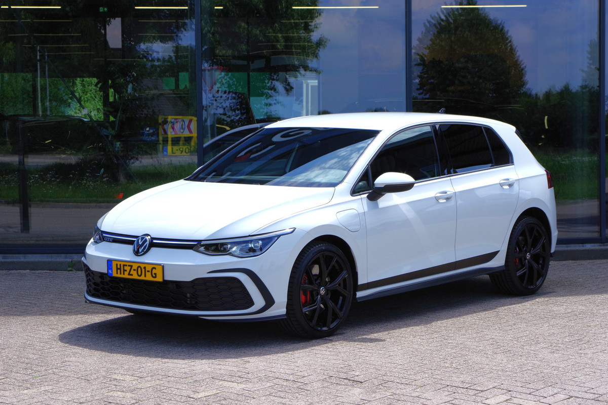 Volkswagen Golf 1.4 eHybrid GTE 245 PK PHEV, LED, DAB, Carplay, Stoelverwarming Volkswagen Golf 1.4 eHybrid GTE 245 PK PHEV, LED, DAB, Carplay, Stoelverwarming