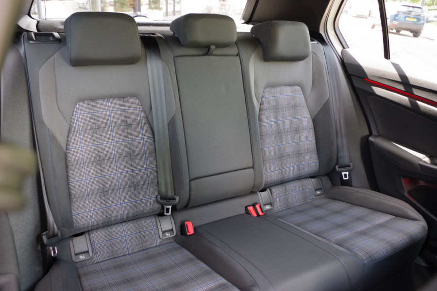 Volkswagen Golf 1.4 eHybrid GTE 245 PK PHEV, LED, DAB, Carplay, Stoelverwarming