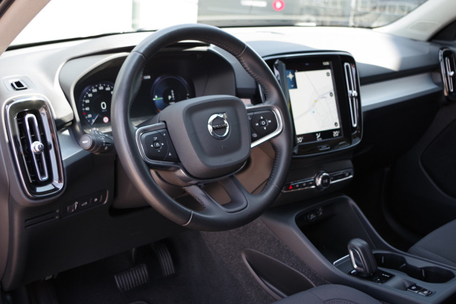 Volvo XC40 1.5 T5 263 PK PHEV Recharge Inscription Expression, 360 Camera, Memory, 19" LM, Blind Spot, Carplay