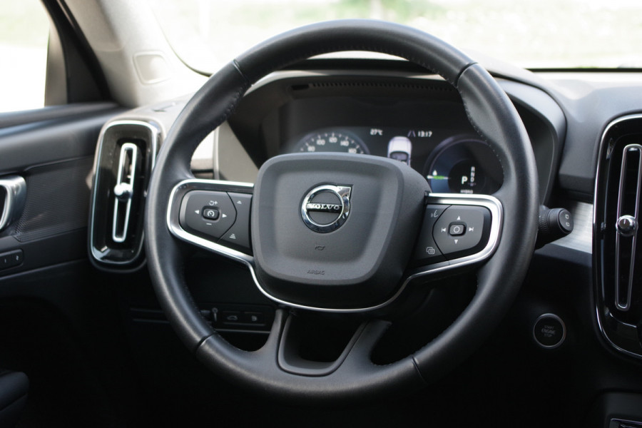 Volvo XC40 1.5 T5 263 PK PHEV Recharge Inscription Expression, 360 Camera, Memory, 19" LM, Blind Spot, Carplay