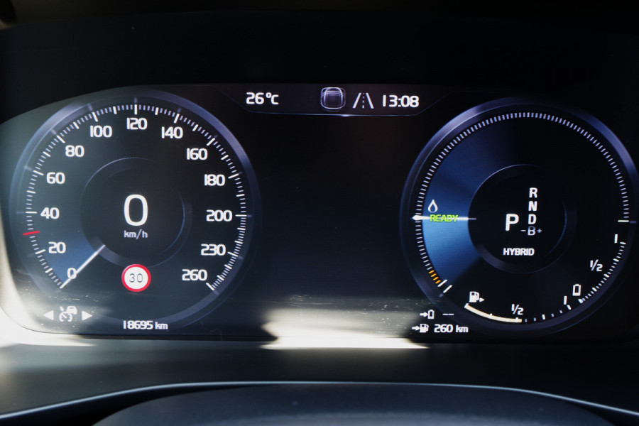 Volvo XC40 1.5 T5 263 PK PHEV Recharge Inscription Expression, 360 Camera, Memory, 19" LM, Blind Spot, Carplay