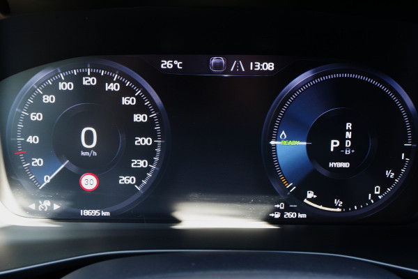 Volvo XC40 1.5 T5 263 PK PHEV Recharge Inscription Expression, 360 Camera, Memory, 19" LM, Blind Spot, Carplay
