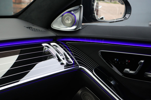 Mercedes-Benz S-Klasse 580 V8 4MATIC Lang AMG Line Aut9 | Airmatic | Chauffeurspakket | Achterasbesturing | Drive Pilot | Augmented HUD | Distronic+ | Burmester | Nappa Leder | 3D-Display | Vlakkenverwarming | Zonweringspakket |