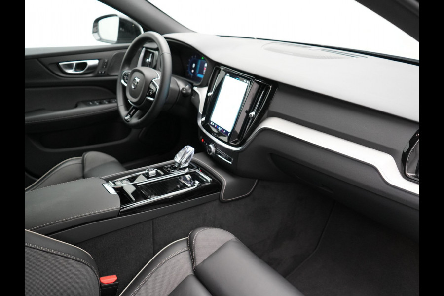 Volvo V60 T8 Plug-in hybrid AWD Plus Dark Plug in Hybrid 455pk Dealer O.H. PHEV | Adaptive Cruise | 360 Camera | Lederen Sportstoelen Memory & Verwarmd | Harman Kardon | Pilot Assist | Google Assistent | Apple Carplay | Keyless | Google Maps |  Virtual | DAB