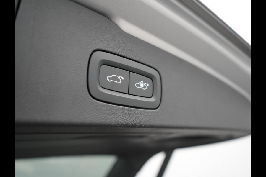 Volvo V60 T8 Plug-in hybrid AWD Plus Dark Plug in Hybrid 455pk Dealer O.H. PHEV | Adaptive Cruise | 360 Camera | Lederen Sportstoelen Memory & Verwarmd | Harman Kardon | Pilot Assist | Google Assistent | Apple Carplay | Keyless | Google Maps |  Virtual | DAB