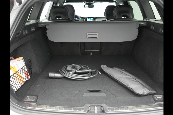 Volvo V60 T8 Plug-in hybrid AWD Plus Dark Plug in Hybrid 455pk Dealer O.H. PHEV | Adaptive Cruise | 360 Camera | Lederen Sportstoelen Memory & Verwarmd | Harman Kardon | Pilot Assist | Google Assistent | Apple Carplay | Keyless | Google Maps |  Virtual | DAB