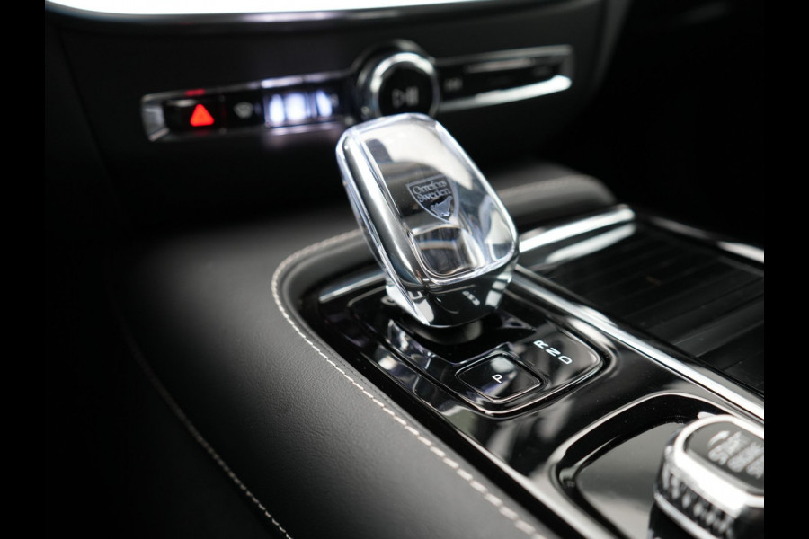 Volvo V60 T8 Plug-in hybrid AWD Plus Dark Plug in Hybrid 455pk Dealer O.H. PHEV | Adaptive Cruise | 360 Camera | Lederen Sportstoelen Memory & Verwarmd | Harman Kardon | Pilot Assist | Google Assistent | Apple Carplay | Keyless | Google Maps |  Virtual | DAB