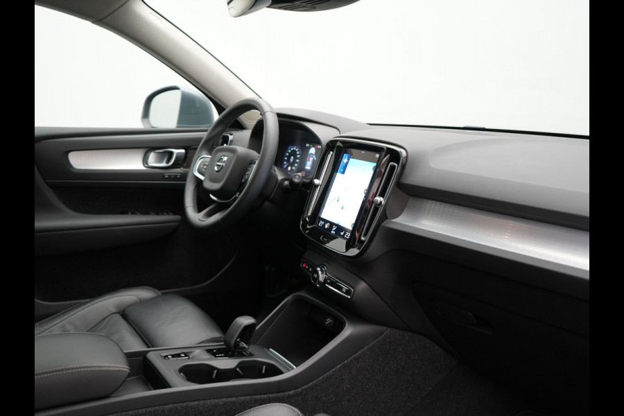Volvo XC40 T4 Recharge Inscription Plug In Hybrid 211pk Dealer O.H PHEV | Trekhaak Af Fabriek | Panodak | Adaptive Cruise | Camera | Lederen Sportstoelen Memory & Verwarmd | Harman Kardon | Pilot Assist | Apple Carplay | Virtual | DAB |