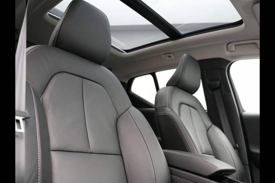 Volvo XC40 T4 Recharge Inscription Plug In Hybrid 211pk Dealer O.H PHEV | Trekhaak Af Fabriek | Panodak | Adaptive Cruise | Camera | Lederen Sportstoelen Memory & Verwarmd | Harman Kardon | Pilot Assist | Apple Carplay | Virtual | DAB |