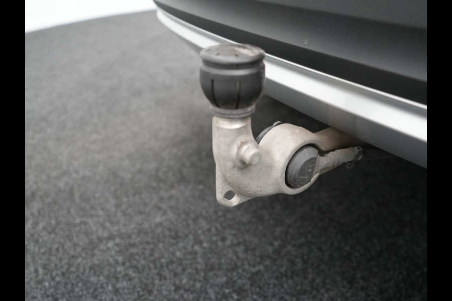 Volvo XC40 T4 Recharge Inscription Plug In Hybrid 211pk Dealer O.H PHEV | Trekhaak Af Fabriek | Panodak | Adaptive Cruise | Camera | Lederen Sportstoelen Memory & Verwarmd | Harman Kardon | Pilot Assist | Apple Carplay | Virtual | DAB |