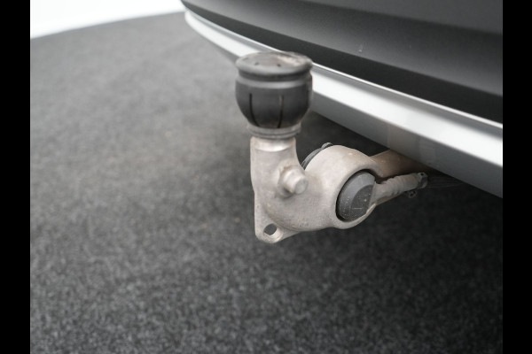 Volvo XC40 T4 Recharge Inscription Plug In Hybrid 211pk Dealer O.H PHEV | Trekhaak Af Fabriek | Panodak | Adaptive Cruise | Camera | Lederen Sportstoelen Memory & Verwarmd | Harman Kardon | Pilot Assist | Apple Carplay | Virtual | DAB |