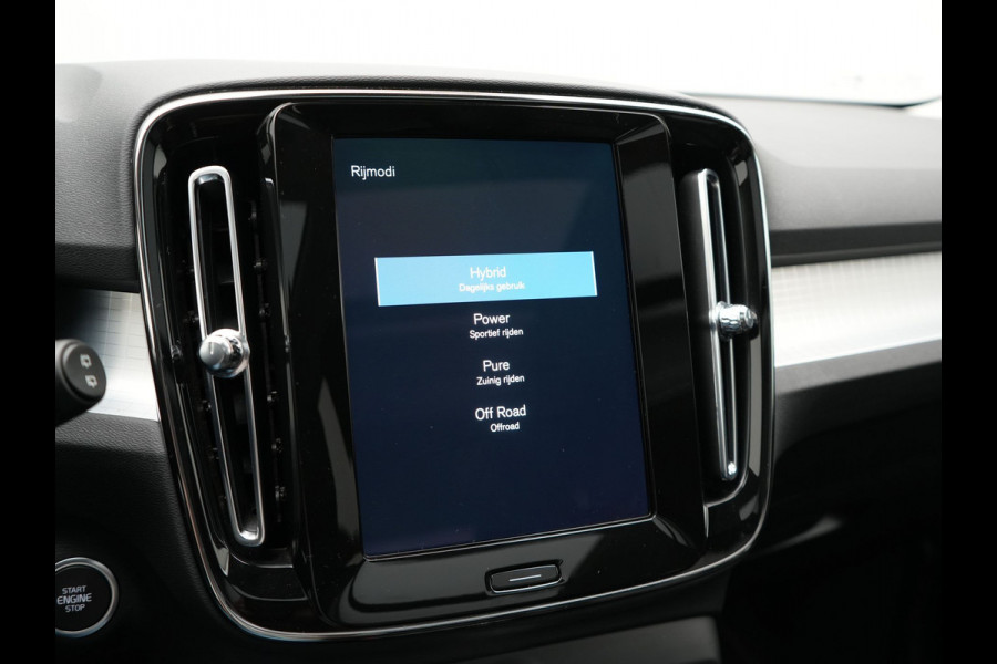 Volvo XC40 T4 Recharge Inscription Plug In Hybrid 211pk Dealer O.H PHEV | Trekhaak Af Fabriek | Panodak | Adaptive Cruise | Camera | Lederen Sportstoelen Memory & Verwarmd | Harman Kardon | Pilot Assist | Apple Carplay | Virtual | DAB |