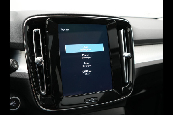 Volvo XC40 T4 Recharge Inscription Plug In Hybrid 211pk Dealer O.H PHEV | Trekhaak Af Fabriek | Panodak | Adaptive Cruise | Camera | Lederen Sportstoelen Memory & Verwarmd | Harman Kardon | Pilot Assist | Apple Carplay | Virtual | DAB |