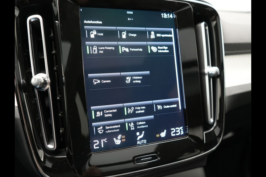 Volvo XC40 T4 Recharge Inscription Plug In Hybrid 211pk Dealer O.H PHEV | Trekhaak Af Fabriek | Panodak | Adaptive Cruise | Camera | Lederen Sportstoelen Memory & Verwarmd | Harman Kardon | Pilot Assist | Apple Carplay | Virtual | DAB |