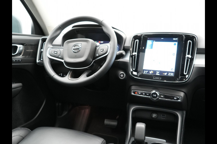 Volvo XC40 T4 Recharge Inscription Plug In Hybrid 211pk Dealer O.H PHEV | Trekhaak Af Fabriek | Panodak | Adaptive Cruise | Camera | Lederen Sportstoelen Memory & Verwarmd | Harman Kardon | Pilot Assist | Apple Carplay | Virtual | DAB |