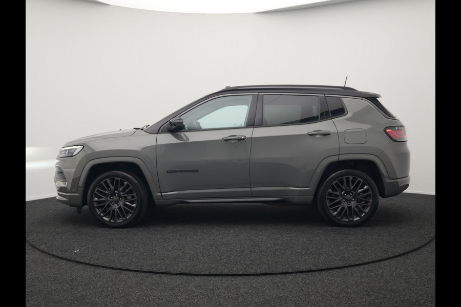 Jeep Compass 4xe 240 Plug-in Hybrid Electric S 240pk Dealer O.H PHEV | Trekhaak | Panodak | Adaptive Cruise | 360 Camera | Lederen Sportstoelen Memory & Ventilatie | Apple Carplay | Alpine Sound | Virtual | DAB |