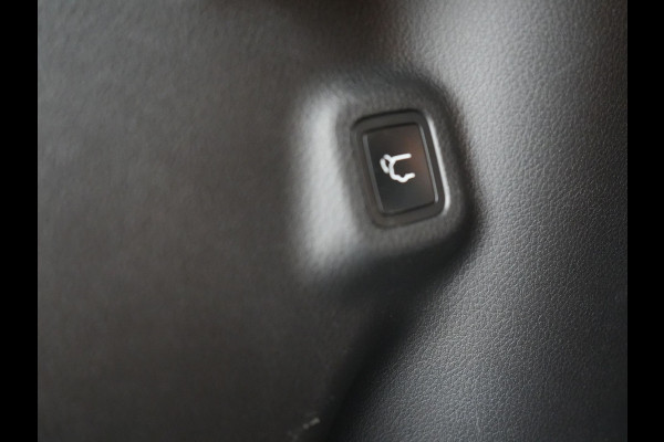Jeep Compass 4xe 240 Plug-in Hybrid Electric S 240pk Dealer O.H PHEV | Trekhaak | Panodak | Adaptive Cruise | 360 Camera | Lederen Sportstoelen Memory & Ventilatie | Apple Carplay | Alpine Sound | Virtual | DAB |