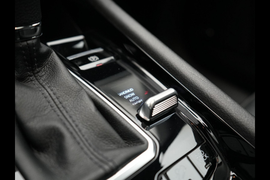 Jeep Compass 4xe 240 Plug-in Hybrid Electric S 240pk Dealer O.H PHEV | Trekhaak | Panodak | Adaptive Cruise | 360 Camera | Lederen Sportstoelen Memory & Ventilatie | Apple Carplay | Alpine Sound | Virtual | DAB |