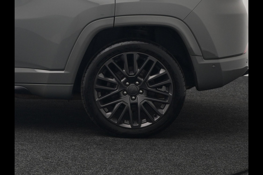 Jeep Compass 4xe 240 Plug-in Hybrid Electric S 240pk Dealer O.H PHEV | Trekhaak | Panodak | Adaptive Cruise | 360 Camera | Lederen Sportstoelen Memory & Ventilatie | Apple Carplay | Alpine Sound | Virtual | DAB |
