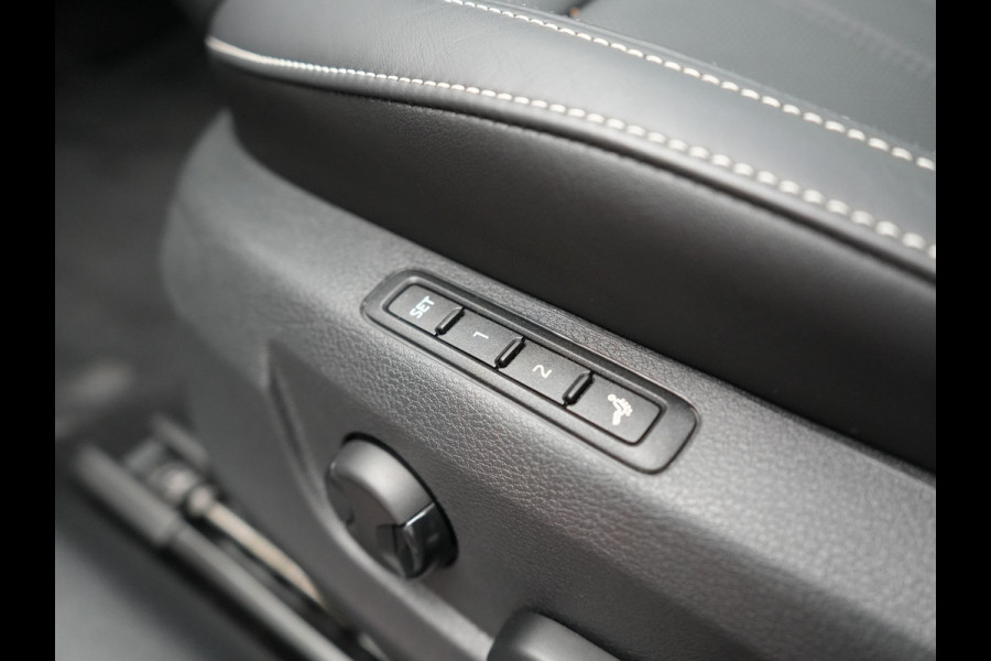 Škoda Superb Combi TSI iV Lauren & Klement Plug In Hybrid 218pk Dealer O.H PHEV | Panodak | Adaptive Cruise | 360 Camera | Lederen Sportstoelen Memory & Ventilatie | Lane assist | Navigatie | Apple Carplay | Virtual | Sfeerverlichting | Park Assist | DAB |
