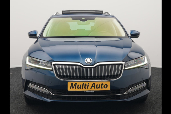 Škoda Superb Combi TSI iV Lauren & Klement Plug In Hybrid 218pk Dealer O.H PHEV | Panodak | Adaptive Cruise | 360 Camera | Lederen Sportstoelen Memory & Ventilatie | Lane assist | Navigatie | Apple Carplay | Virtual | Sfeerverlichting | Park Assist | DAB |