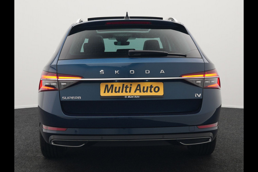 Škoda Superb Combi TSI iV Lauren & Klement Plug In Hybrid 218pk Dealer O.H PHEV | Panodak | Adaptive Cruise | 360 Camera | Lederen Sportstoelen Memory & Ventilatie | Lane assist | Navigatie | Apple Carplay | Virtual | Sfeerverlichting | Park Assist | DAB |