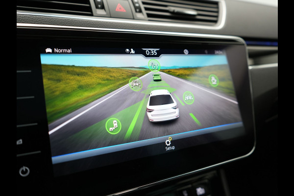 Škoda Superb Combi TSI iV Lauren & Klement Plug In Hybrid 218pk Dealer O.H PHEV | Panodak | Adaptive Cruise | 360 Camera | Lederen Sportstoelen Memory & Ventilatie | Lane assist | Navigatie | Apple Carplay | Virtual | Sfeerverlichting | Park Assist | DAB |