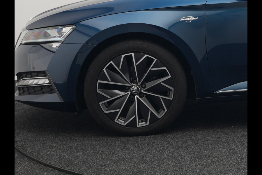 Škoda Superb Combi TSI iV Lauren & Klement Plug In Hybrid 218pk Dealer O.H PHEV | Panodak | Adaptive Cruise | 360 Camera | Lederen Sportstoelen Memory & Ventilatie | Lane assist | Navigatie | Apple Carplay | Virtual | Sfeerverlichting | Park Assist | DAB |