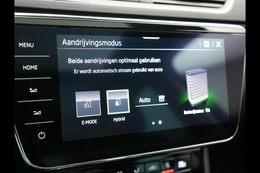 Škoda Superb Combi TSI iV Lauren & Klement Plug In Hybrid 218pk Dealer O.H PHEV | Panodak | Adaptive Cruise | 360 Camera | Lederen Sportstoelen Memory & Ventilatie | Lane assist | Navigatie | Apple Carplay | Virtual | Sfeerverlichting | Park Assist | DAB |
