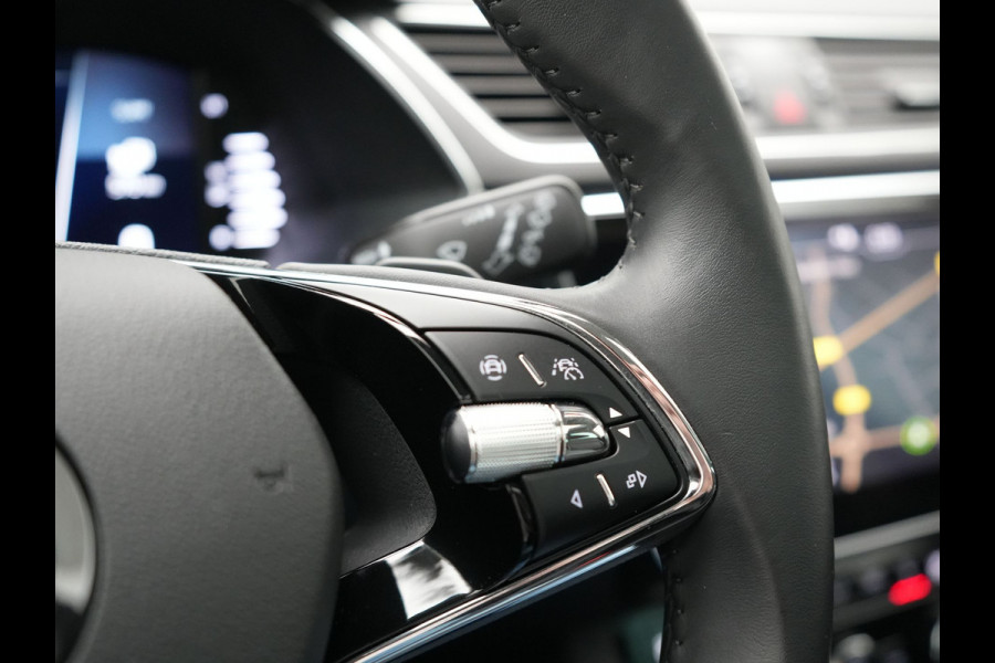 Škoda Superb Combi TSI iV Lauren & Klement Plug In Hybrid 218pk Dealer O.H PHEV | Panodak | Adaptive Cruise | 360 Camera | Lederen Sportstoelen Memory & Ventilatie | Lane assist | Navigatie | Apple Carplay | Virtual | Sfeerverlichting | Park Assist | DAB |