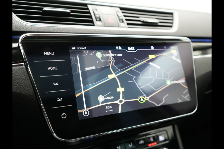 Škoda Superb Combi TSI iV Lauren & Klement Plug In Hybrid 218pk Dealer O.H PHEV | Panodak | Adaptive Cruise | 360 Camera | Lederen Sportstoelen Memory & Ventilatie | Lane assist | Navigatie | Apple Carplay | Virtual | Sfeerverlichting | Park Assist | DAB |