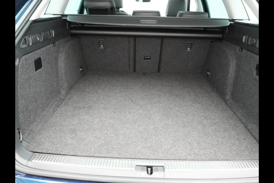 Škoda Superb Combi TSI iV Lauren & Klement Plug In Hybrid 218pk Dealer O.H PHEV | Panodak | Adaptive Cruise | 360 Camera | Lederen Sportstoelen Memory & Ventilatie | Lane assist | Navigatie | Apple Carplay | Virtual | Sfeerverlichting | Park Assist | DAB |