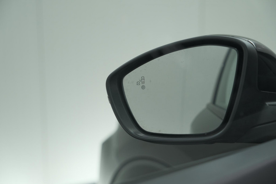 Peugeot 2008 PureTech 130 EAT8 Allure | 360 Camera | Adaptieve Cruise Control | Dodehoekdetectie | Navigatie