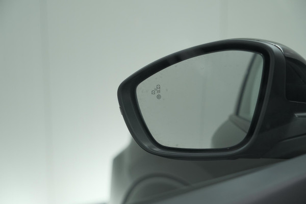 Peugeot 2008 PureTech 130 EAT8 Allure | 360 Camera | Adaptieve Cruise Control | Dodehoekdetectie | Navigatie