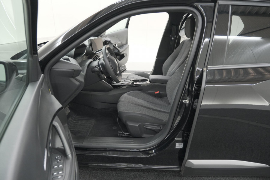 Peugeot 2008 PureTech 130 EAT8 Allure | 360 Camera | Adaptieve Cruise Control | Dodehoekdetectie | Navigatie