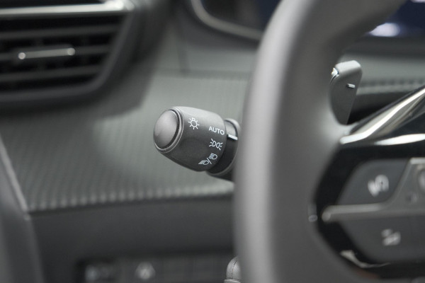 Peugeot 2008 PureTech 130 EAT8 Allure | 360 Camera | Adaptieve Cruise Control | Dodehoekdetectie | Navigatie