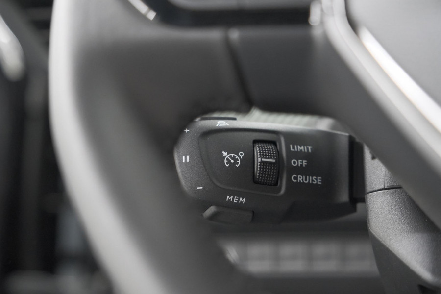 Peugeot 2008 PureTech 130 EAT8 Allure | 360 Camera | Adaptieve Cruise Control | Dodehoekdetectie | Navigatie