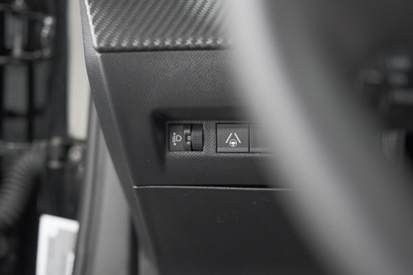 Peugeot 2008 PureTech 130 EAT8 Allure | 360 Camera | Adaptieve Cruise Control | Dodehoekdetectie | Navigatie