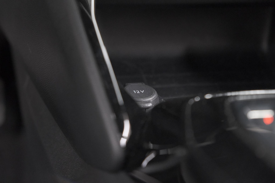Peugeot 2008 PureTech 130 EAT8 Allure | 360 Camera | Adaptieve Cruise Control | Dodehoekdetectie | Navigatie