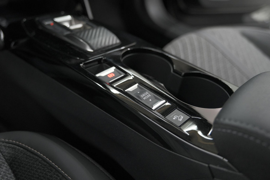 Peugeot 2008 PureTech 130 EAT8 Allure | 360 Camera | Adaptieve Cruise Control | Dodehoekdetectie | Navigatie