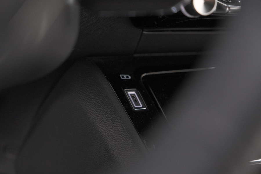 Peugeot 2008 PureTech 130 EAT8 Allure | 360 Camera | Adaptieve Cruise Control | Dodehoekdetectie | Navigatie