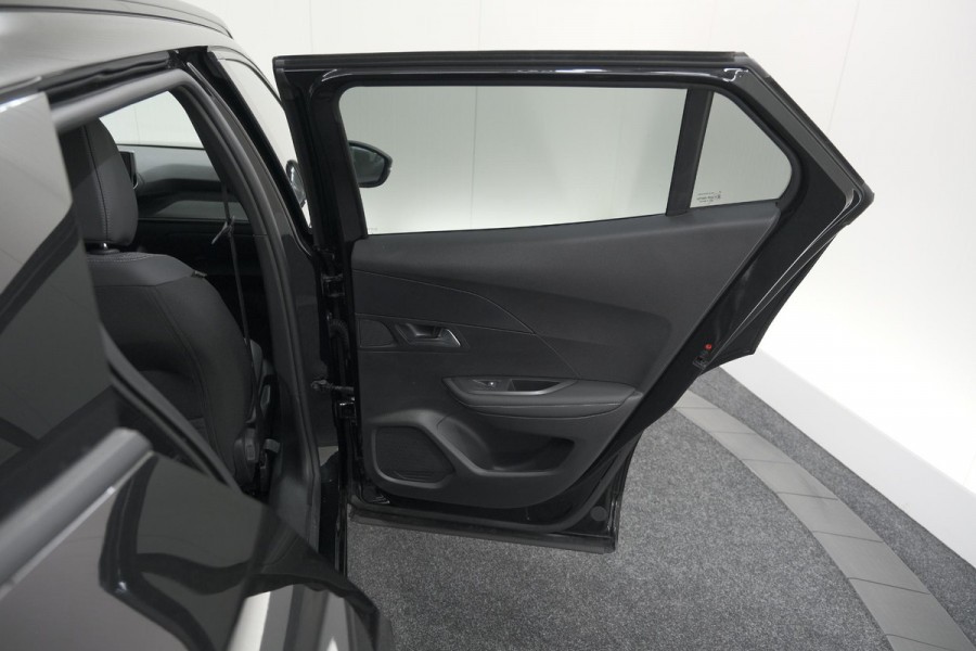 Peugeot 2008 PureTech 130 EAT8 Allure | 360 Camera | Adaptieve Cruise Control | Dodehoekdetectie | Navigatie