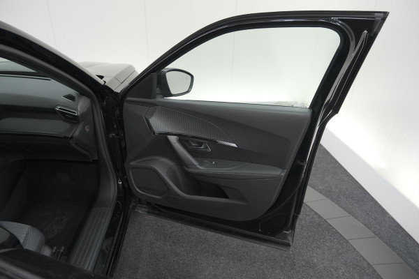 Peugeot 2008 PureTech 130 EAT8 Allure | 360 Camera | Adaptieve Cruise Control | Dodehoekdetectie | Navigatie