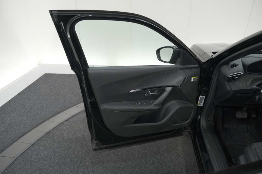 Peugeot 2008 PureTech 130 EAT8 Allure | 360 Camera | Adaptieve Cruise Control | Dodehoekdetectie | Navigatie